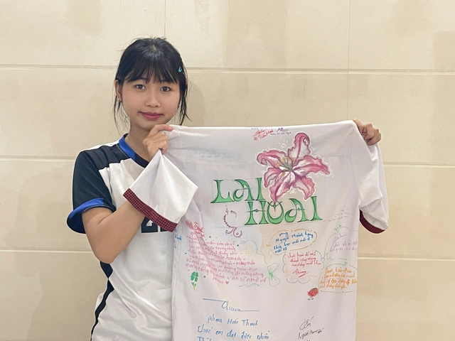 Teen 2k8 biến áo đồng phục thành cuốn lưu bút đặc biệt - Ảnh 5.