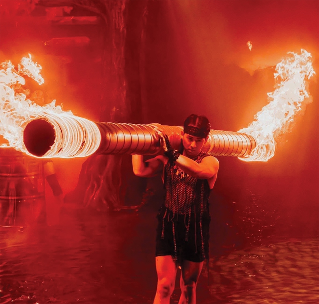 Từ hot boy làng xiếc đến anh tài chông gai - Ảnh 2.