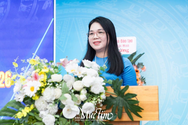 Xúc động món quà đặc biệt thầy cô Trường THPT Nguyễn Thái Bình dành tặng học trò - Ảnh 3.