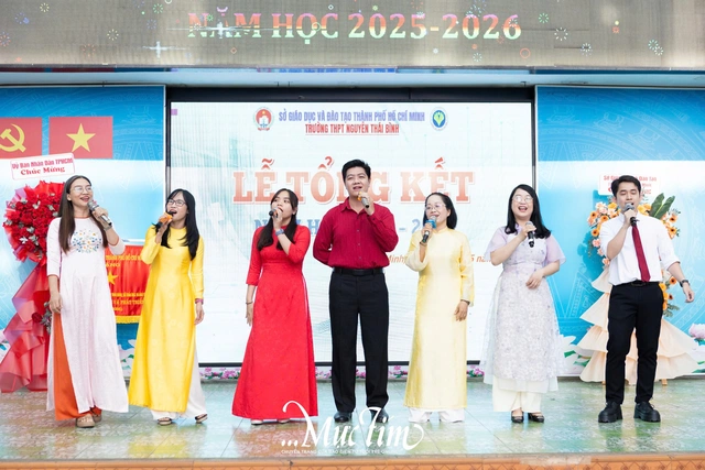 Xúc động món quà đặc biệt thầy cô Trường THPT Nguyễn Thái Bình dành tặng học trò - Ảnh 16.