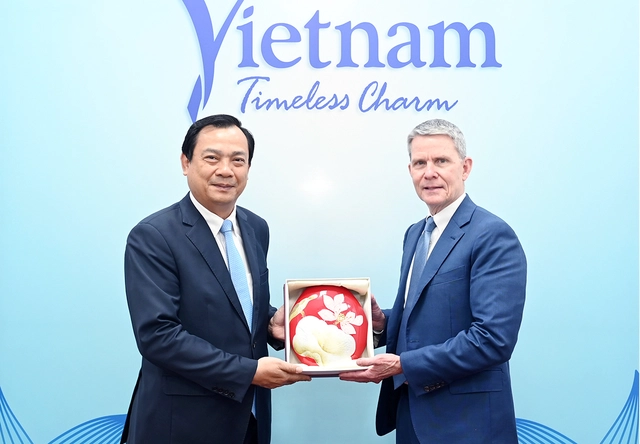 Vietnam tourism authority, CNN expand cooperation to target high-end int’l travelers- Ảnh 1.