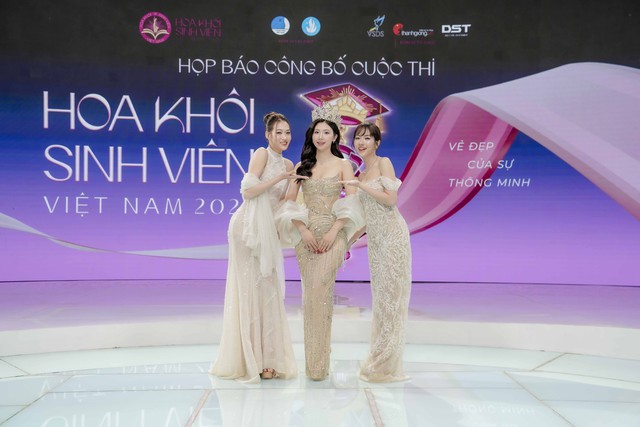 Thanh Hằng, Dược sĩ Tiến tiếp tục làm host kiêm giám khảo cuộc thi Hoa khôi Sinh viên Việt Nam 2026 - Ảnh 2.