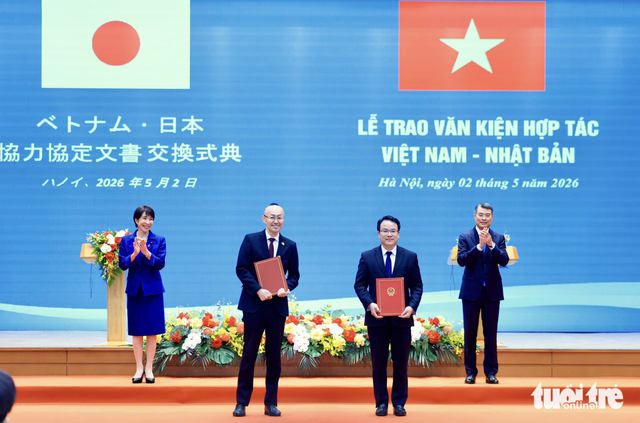 Japan premier praises Vietnam’s rapid rise as ‘flying dragon’ - Ảnh 3.