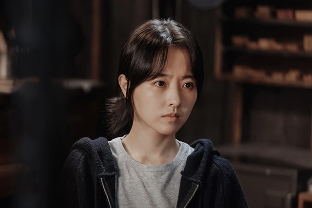 Park Bo Young lột xác táo bạo trong Gold land - Ảnh 4.