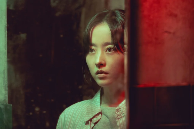 Park Bo Young lột xác táo bạo trong Gold land - Ảnh 1.