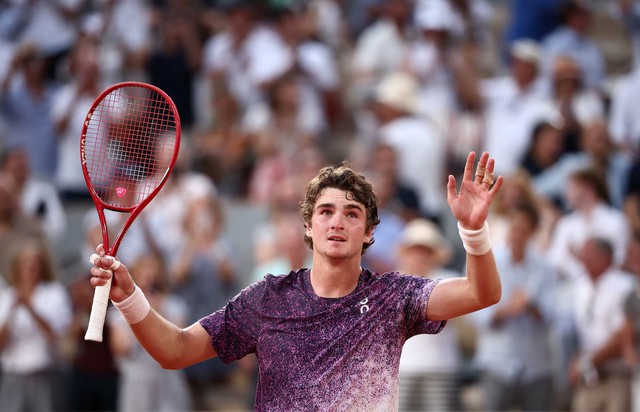 Teen sensation Fonseca comes of age by taming Djokovic at French Open - Ảnh 1.