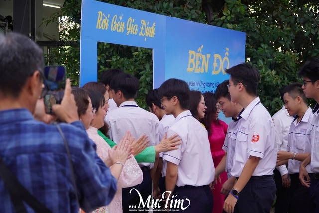 Rời "Bến đỗ" để "Ra khơi": Nghi thức trưởng thành ấn tượng của học sinh Gia Định- Ảnh 8.