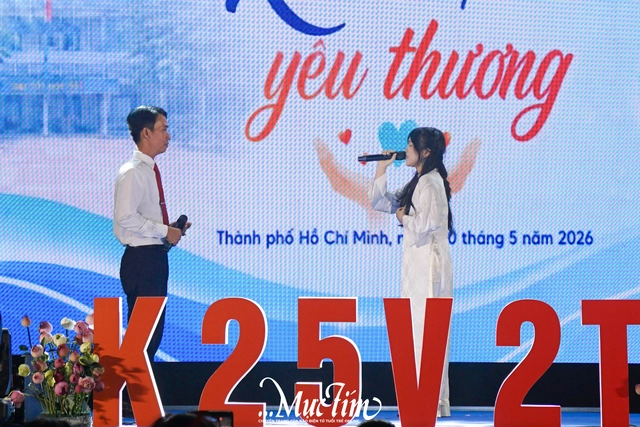 Lời xin lỗi bất ngờ tại lễ tri ân và trưởng thành của Trường THPT Võ Trường Toản - Ảnh 7.