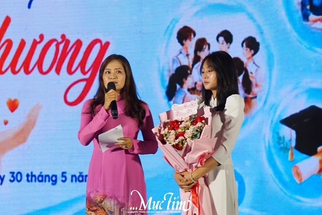 Lời xin lỗi bất ngờ tại lễ tri ân và trưởng thành của Trường THPT Võ Trường Toản - Ảnh 8.