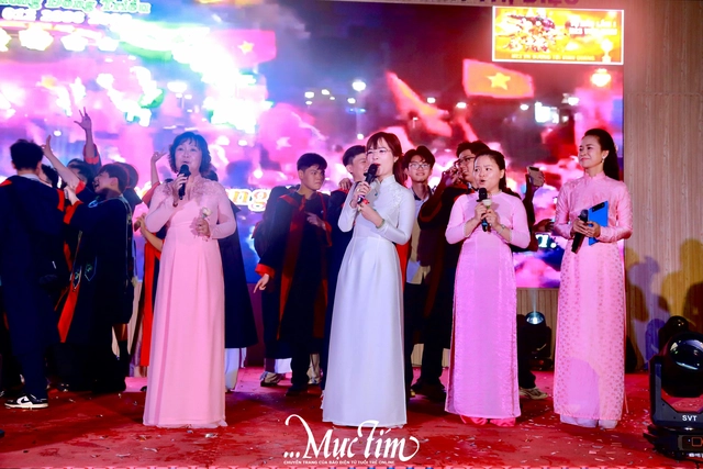 Học sinh Trường THPT Nguyễn Thị Diệu cất tiếng hát tạm biệt tuổi học trò - Ảnh 10.