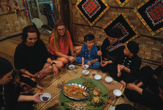 Vietnamese villages captivate int'l tourists with authentic rural experiences - Ảnh 5.