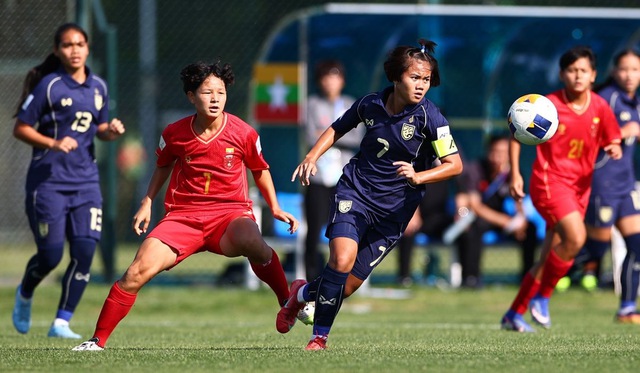 U17 nữ Thái Lan thắng 1-0 Myanmar, đẩy U17 nữ Việt Nam xuống hạng 3- Ảnh 1.
