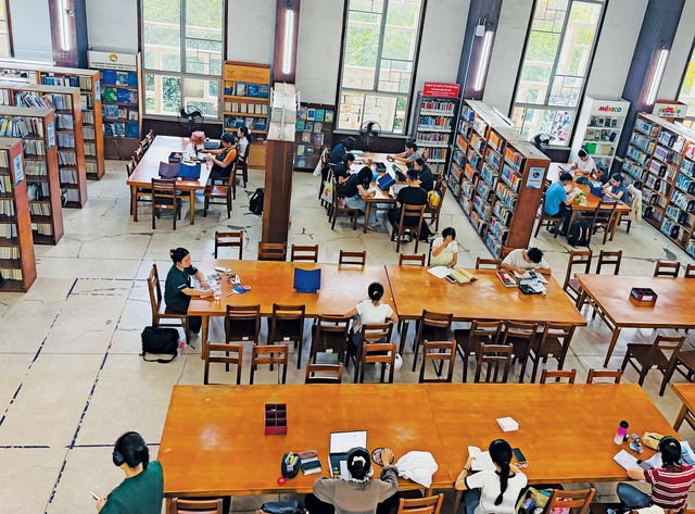Không cần đến quán cà phê, chúng mình có thể học bài ở 3 thư viện miễn phí này - Ảnh 2.