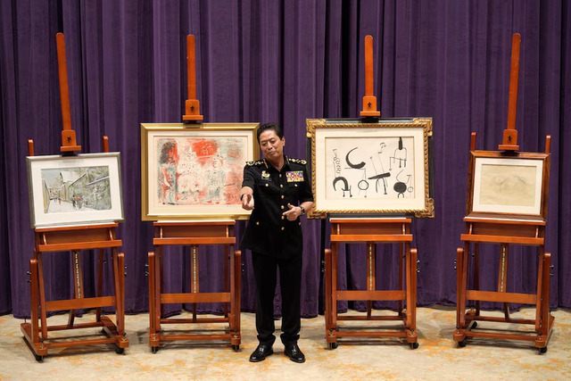 Malaysia's anti-graft agency vows to recover more high-value art bought with 1MDB scandal funds - Ảnh 3. Malaysia's anti-graft agency vows to recover more high-value art bought with 1MDB scandal funds - Ảnh 3.