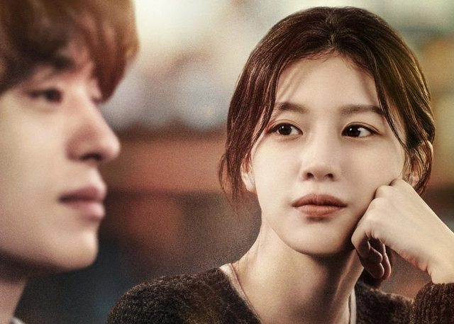 Go Youn Jung, Shin Hye Sun biến hóa ra sao chỉ trong nửa đầu năm 2026? - Ảnh 6. Go Youn Jung, Shin Hye Sun biến hóa ra sao chỉ trong nửa đầu năm 2026? - Ảnh 5.