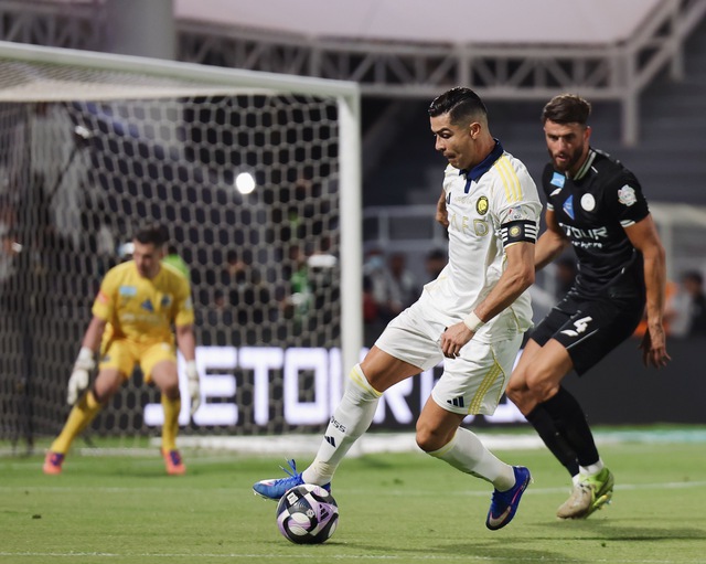 Ronaldo toả sáng giúp Al Nassr tiến sát ngôi vương Saudi Pro League- Ảnh 1.