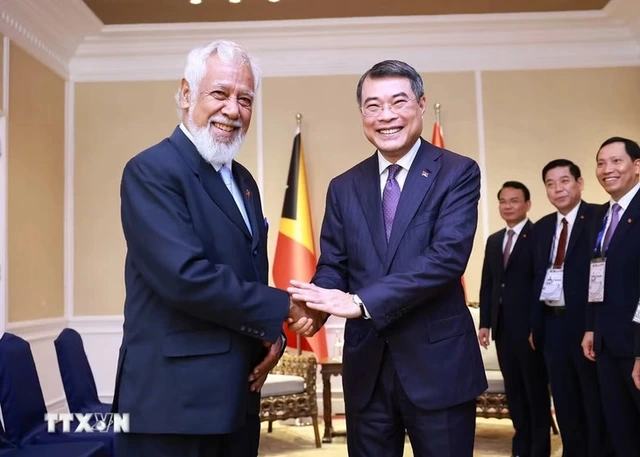 Vietnam PM meets ASEAN leaders, ADB chief to deepen ties- Ảnh 3.