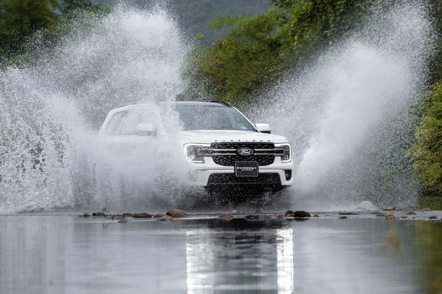 Ford debuts 2026 Everest line-up in Vietnam- Ảnh 2.