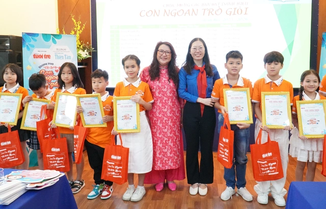 Vinh danh 100 bông hoa tiêu biểu tại chương trình "Con ngoan trò giỏi" - Ảnh 10.