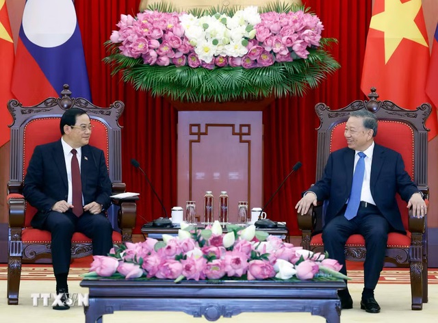 Vietnam, Laos prioritize strategic projects to boost regional trade - Ảnh 2.