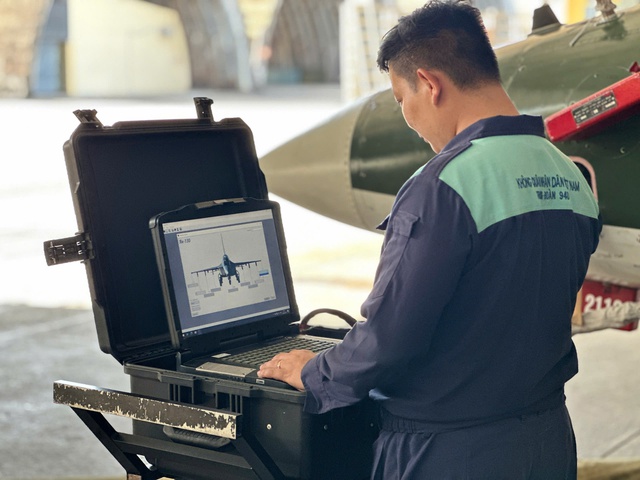 Unsung aircraft technicians behind every Yak-130 flight in Vietnam- Ảnh 2.