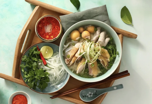 Timor-Leste PM makes Vietnamese food, Thai guests impressed by 'banh xeo' in Hanoi - Ảnh 11.