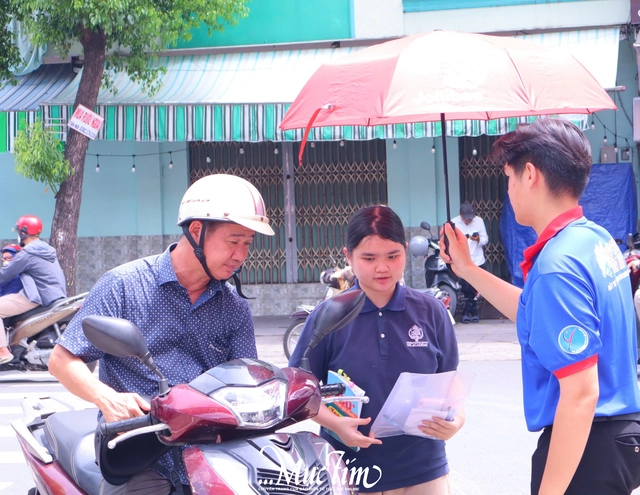 Chiều nay 11-6, hơn 1,2 triệu thí sinh bước vào môn toán kỳ thi tốt nghiệp THPT 2026 - Ảnh 10.