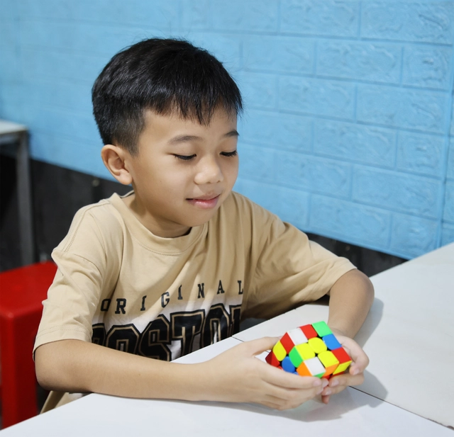 Gương mặt Con ngoan trò giỏi: Cao thủ cờ vua có trí nhớ 'siêu ngầu' - Ảnh 2.