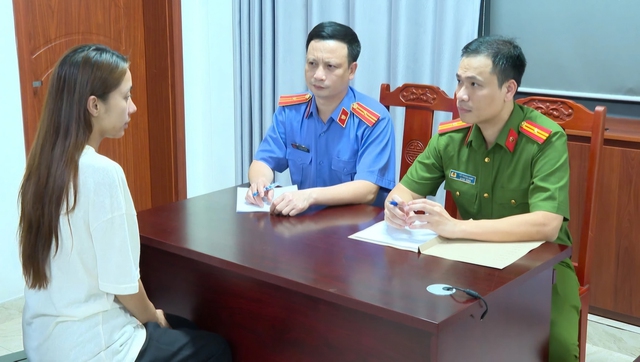 Vietnam charges 15 in counterfeit luxury jewelry, gold smuggling cases- Ảnh 2.