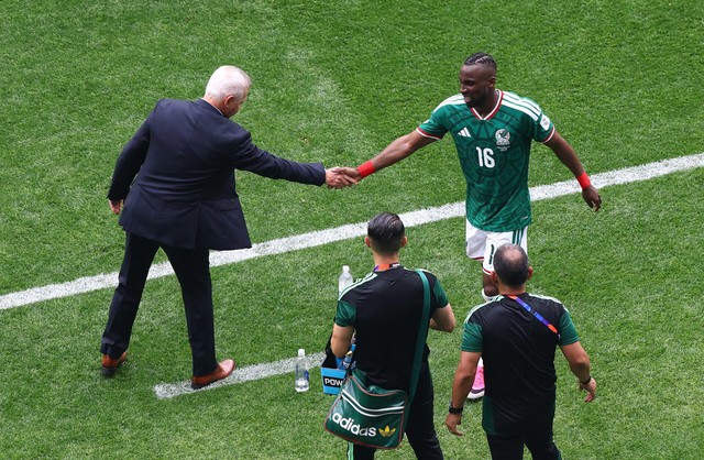 Aguirre proud as Mexico overcome nerves to win World Cup opener- Ảnh 3.