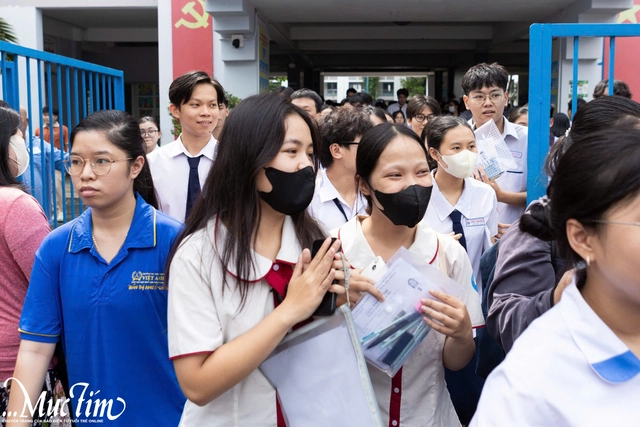 Kỳ thi tốt nghiệp THPT năm 2026: 74 thí sinh bị đình chỉ thi- Ảnh 1. Kỳ thi tốt nghiệp THPT năm 2026: 74 thí sinh bị đình chỉ thi- Ảnh 1.