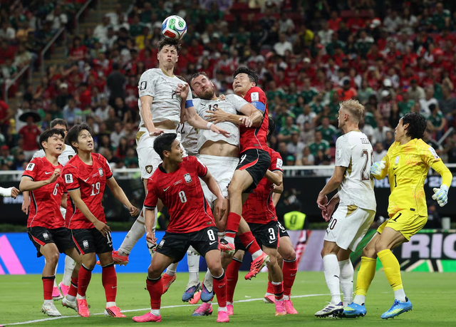 South Korea fight back to beat Czech Republic in World Cup opener- Ảnh 2. South Korea fight back to beat Czech Republic in World Cup opener- Ảnh 2.