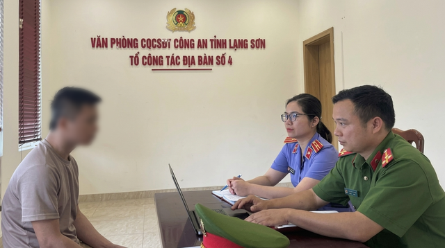Pedestrian charged over highway crash in Vietnam- Ảnh 1. Pedestrian charged over highway crash in Vietnam- Ảnh 1.
