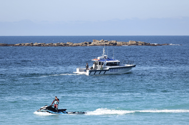 Woman seriously injured in shark attack at Sydney beach- Ảnh 2. Woman seriously injured in shark attack at Sydney beach- Ảnh 2.