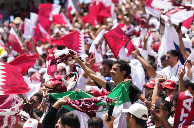 Qatar hail first World Cup point after late goal stuns Switzerland in 1-1 draw- Ảnh 3. Qatar hail first World Cup point after late goal stuns Switzerland in 1-1 draw- Ảnh 3.