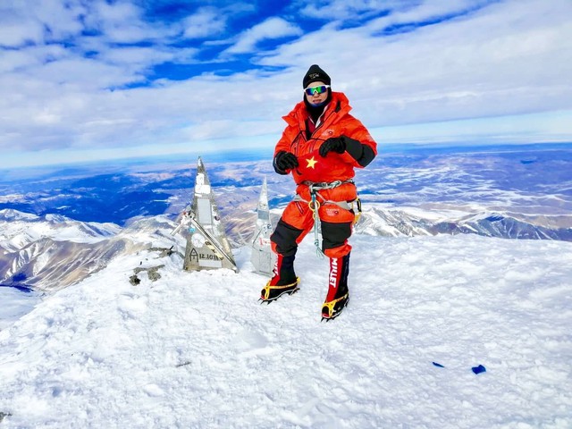 Céline Thanh Nha becomes first Vietnamese woman to complete Seven Summits - Ảnh 1. Céline Thanh Nha becomes first Vietnamese woman to complete Seven Summits - Ảnh 1.
