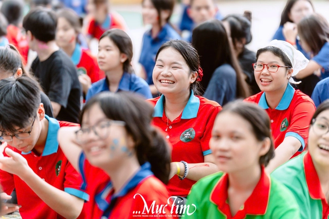 Rực rỡ sắc hè cùng chiến sĩ Hoa phượng đỏ tại Trường THPT Nguyễn Thái Bình - Ảnh 5.