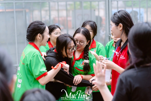 Rực rỡ sắc hè cùng chiến sĩ Hoa phượng đỏ tại Trường THPT Nguyễn Thái Bình - Ảnh 6.