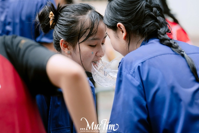 Rực rỡ sắc hè cùng chiến sĩ Hoa phượng đỏ tại Trường THPT Nguyễn Thái Bình - Ảnh 10.