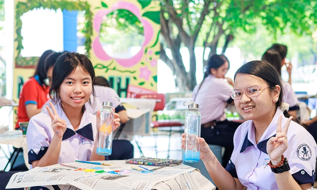 Bắt sóng tọa độ Hoa phượng đỏ quanh sân trường- Ảnh 1.