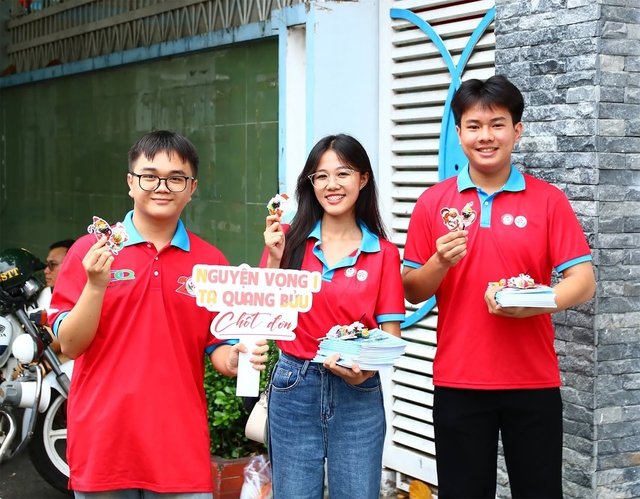 Bắt sóng tọa độ Hoa phượng đỏ quanh sân trường- Ảnh 4.