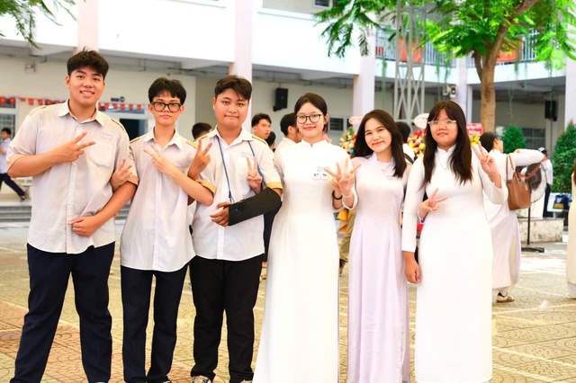 Học trò Trường THPT Dương Văn Thì dùng AI chống bạo lực học đường- Ảnh 4.