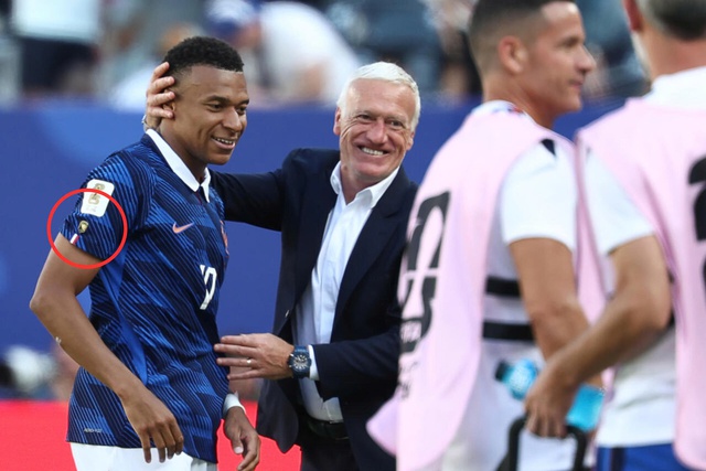 Vì sao trang phục Mbappe có điểm khác đồng đội ở World Cup 2026? - Ảnh 1.