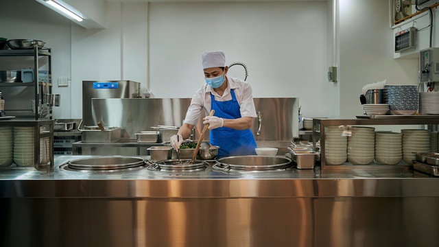 3 đời giữ lửa cho tô hủ tiếu thơm ngon giữa lòng Sài Gòn - Ảnh 4.