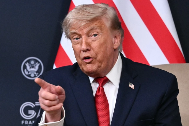 Ông Trump đe dọa sẽ quay lại ném bom nếu Iran hành xử ‘không đúng mực’ - Ảnh 1.