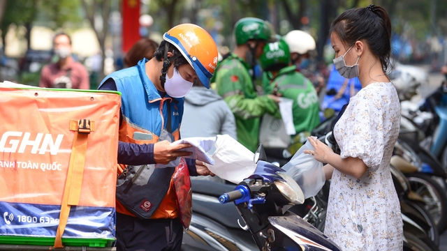 Mỗi bưu kiện đều có mã định danh riêng - Ảnh 2.