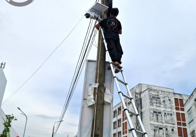 Da Nang ward installs cameras at 29 illegal dumping hotspots - Ảnh 1.