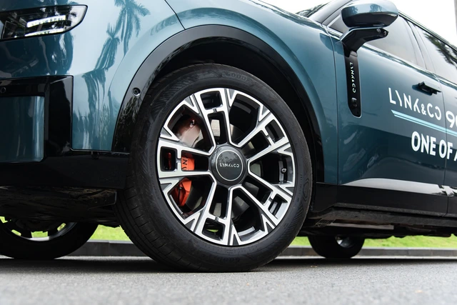 Lynk & Co 900 ra mắt Việt Nam: Giá 3,069 tỉ, không xăng chạy 170km, hai màn 30inch - Ảnh 18.