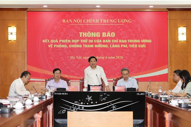 Chống tham nhũng để làm sạch quyền lực - Ảnh 2.
