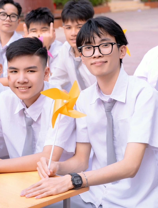 Từ cậu bé mồ côi đến thủ khoa chuyên sử Trường THPT chuyên Trần Phú, Hải Phòng- Ảnh 8.